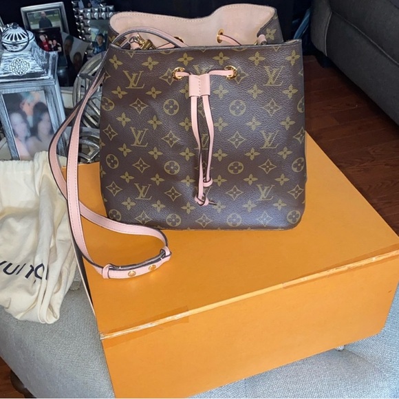 Louis Vuitton, David Yurman and Gucci - Picture 3 of 14